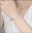 Pulsera Luna Serena – Plata y Abalorios Elegantes